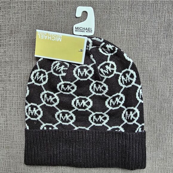 Michael Kors Women`s Bordered MK Logo Cuff Beanie HAT Black & white NWT - Picture 2 of 7